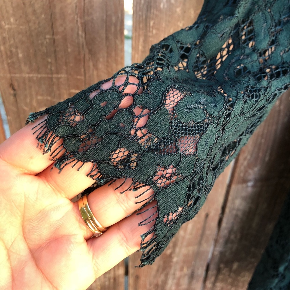 🌻 Forest green lace holiday party dress - Picture 3 of 6